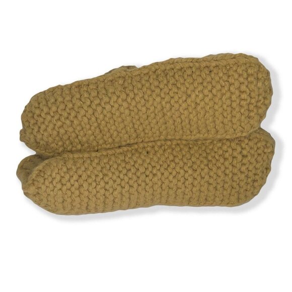 Hand-Knit Tan Unisex Slipper Socks, Perfect for a Thoughtful Gift - Picture 3 of 3
